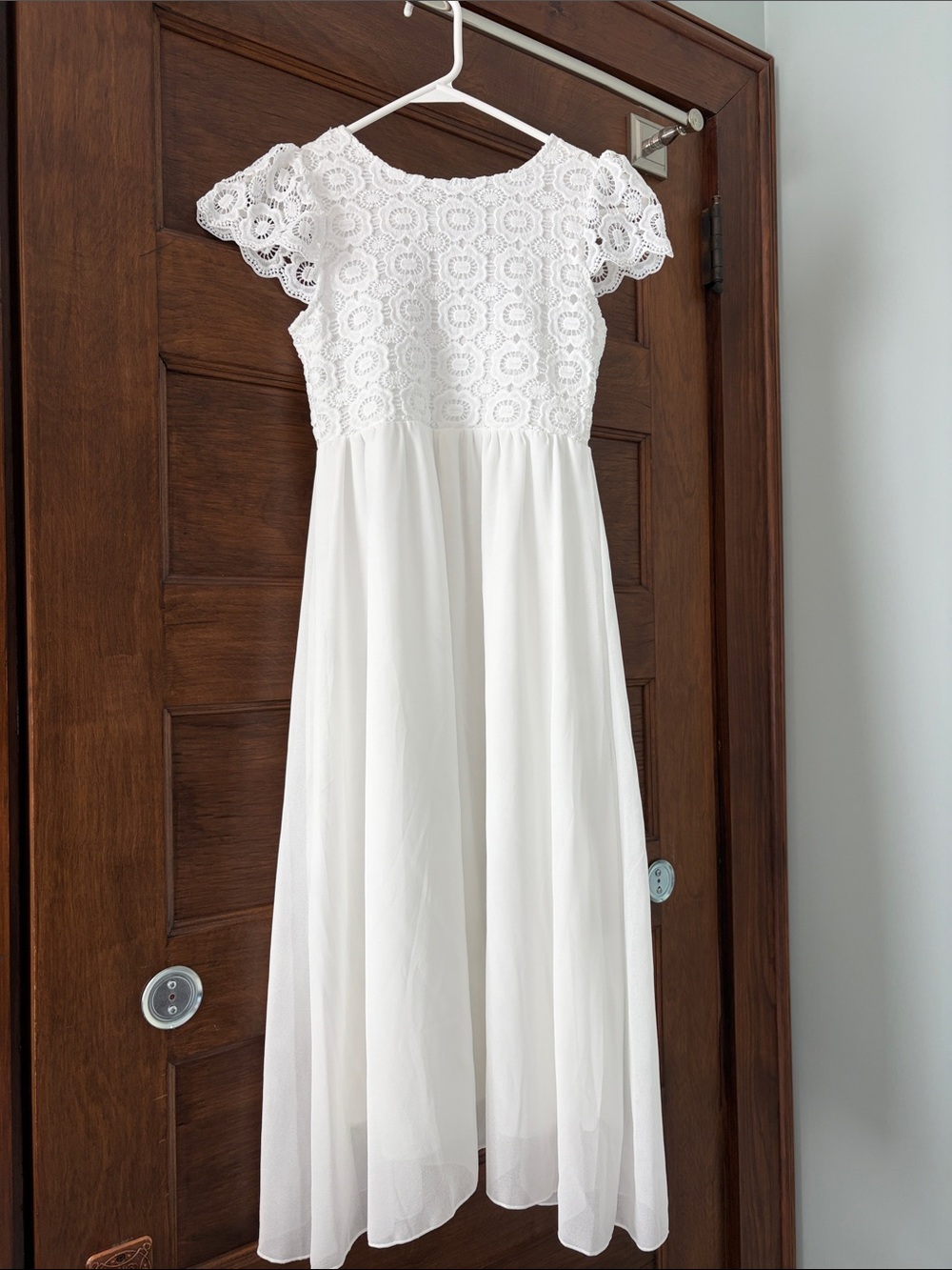 Girls White Lace Bodice Maxi Dress with Flutter Sleeves (never worn)